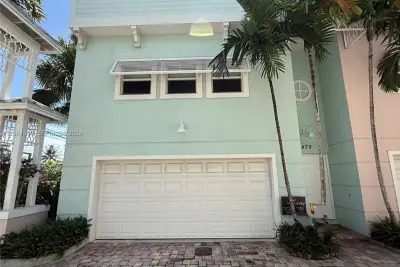 479 NE 1st St, Pompano Beach: photo 1 of 32
