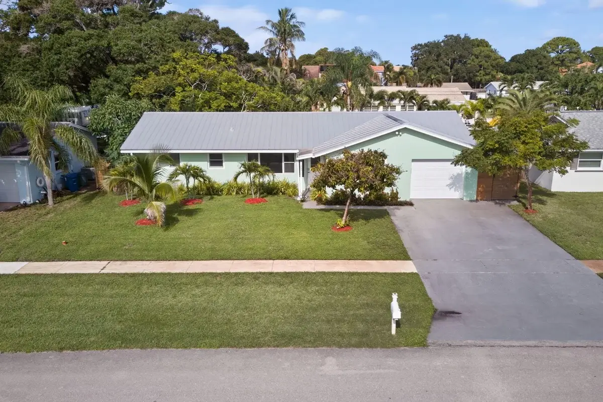 502 Circle E, Jupiter: photo 1 of 33