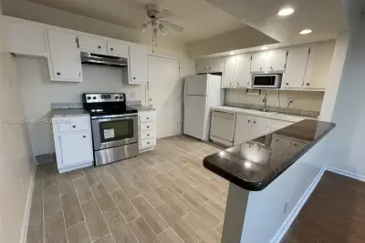 2061 NW 47th Ter #306, Lauderhill: photo 1 of 11