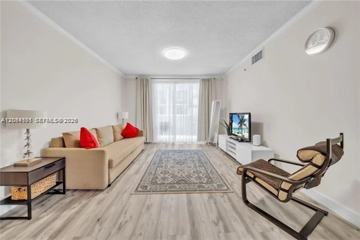 17145 N Bay Rd #4304, Sunny Isles Beach: photo 1 of 35