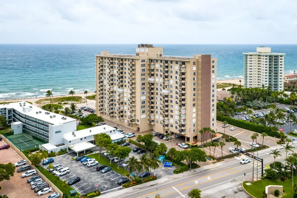 2000 S Ocean Blvd # Blvd #LF, Lauderdale-by-the-Sea: photo 1 of 33