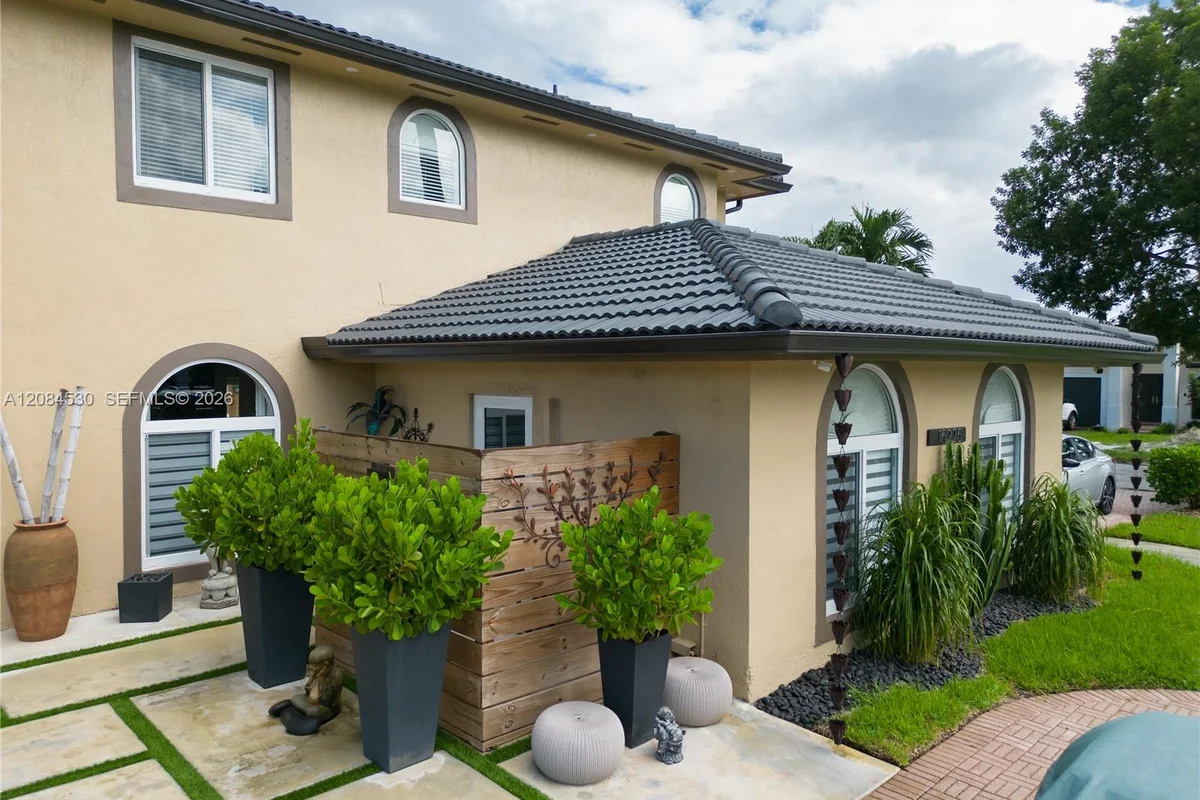 15225 SW 140th St #B, Miami: photo 1 of 20