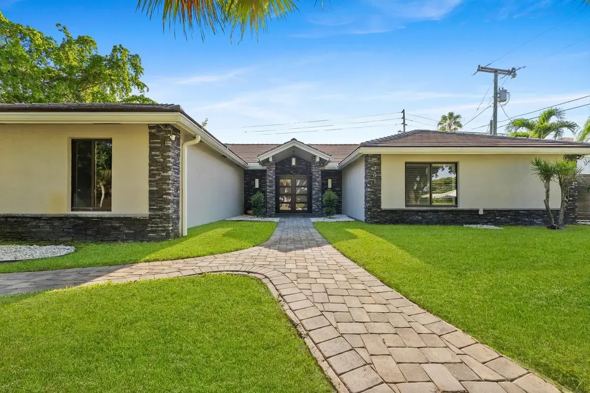 701 Buoy Rd, North Palm Beach: photo 1 of 57