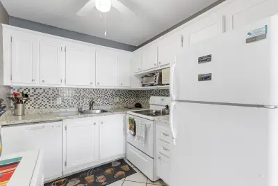 159 Newport J, Deerfield Beach: photo 1 of 39