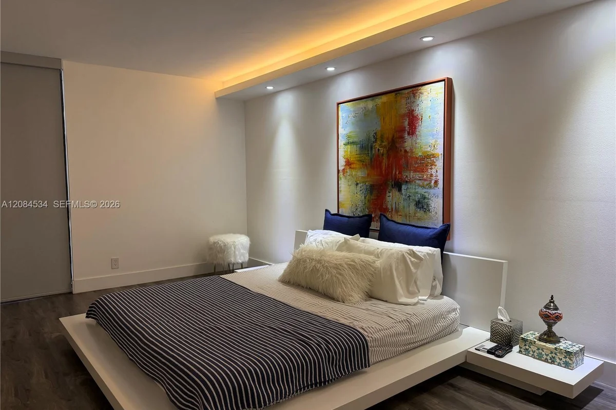 20301 W Country Club Dr #1530, Aventura: photo 1 of 13