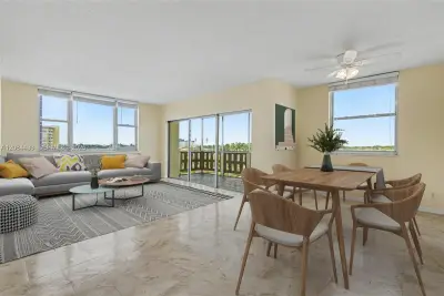 4330 Hillcrest Dr #520, Hollywood: photo 1 of 50