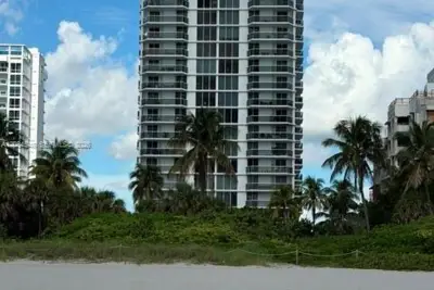 2401 Collins Ave #610, Miami Beach: photo 1 of 25