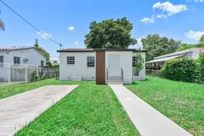 1530 NW 55th St, Miami: photo 1 of 8
