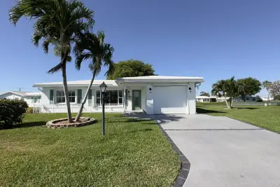 1108 W Ocean Ave, Boynton Beach: photo 1 of 38