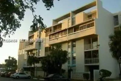 2017 NW 46th Ave #A104, Lauderdale Lakes: photo 1 of 15