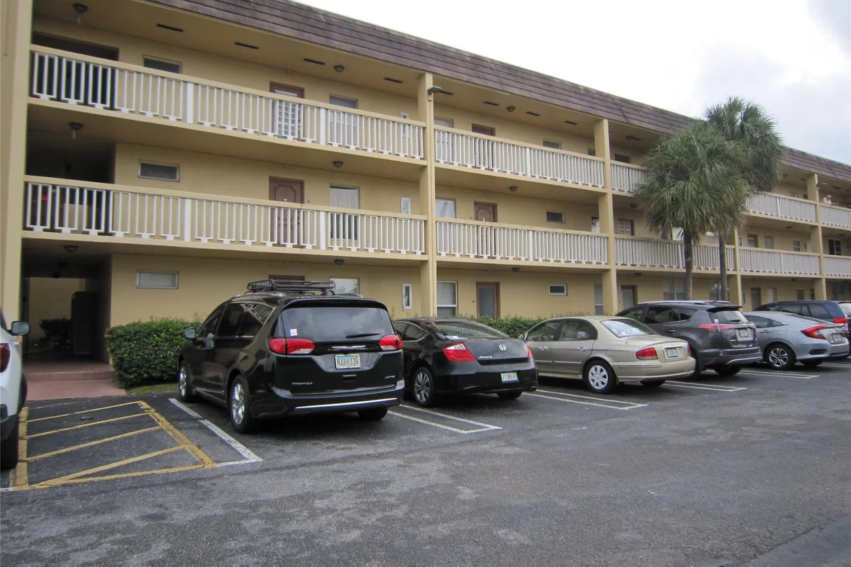 6150 NW 62nd St #107, Tamarac: photo 1 of 12