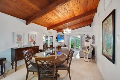 145 Essex Rd #1-30, Hollywood: photo 1 of 53