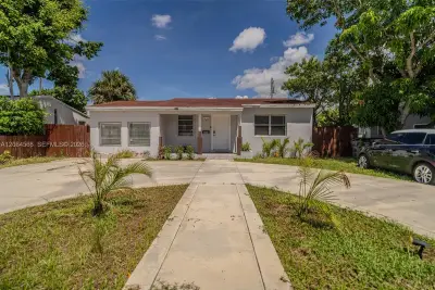 2533 Wiley St, Hollywood: photo 1 of 20