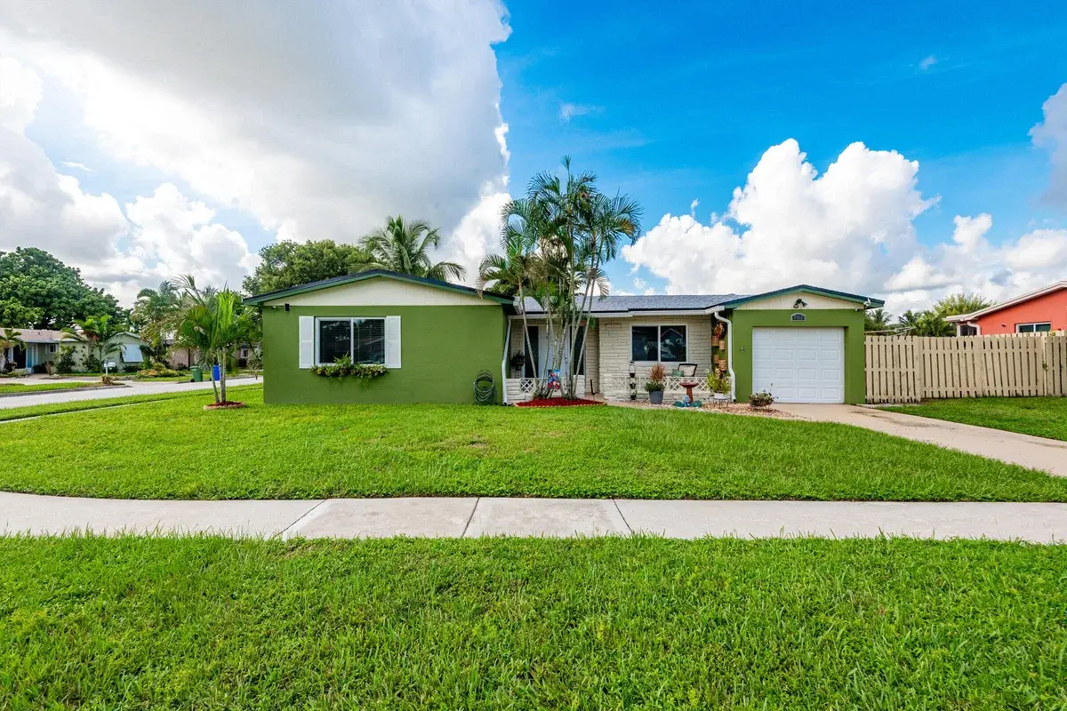6912 NW 5th Pl, Margate: photo 1 of 38