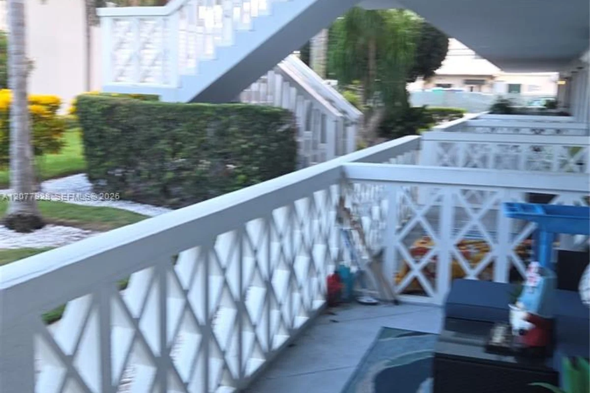 2170 NE 51st Ct #B3, Fort Lauderdale: photo 1 of 10