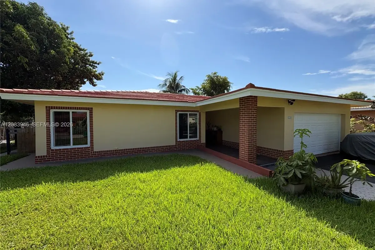 8250 NW 66th Ter, Tamarac: photo 1 of 6