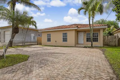 309 SW 2nd St, Florida City: photo 1 of 28