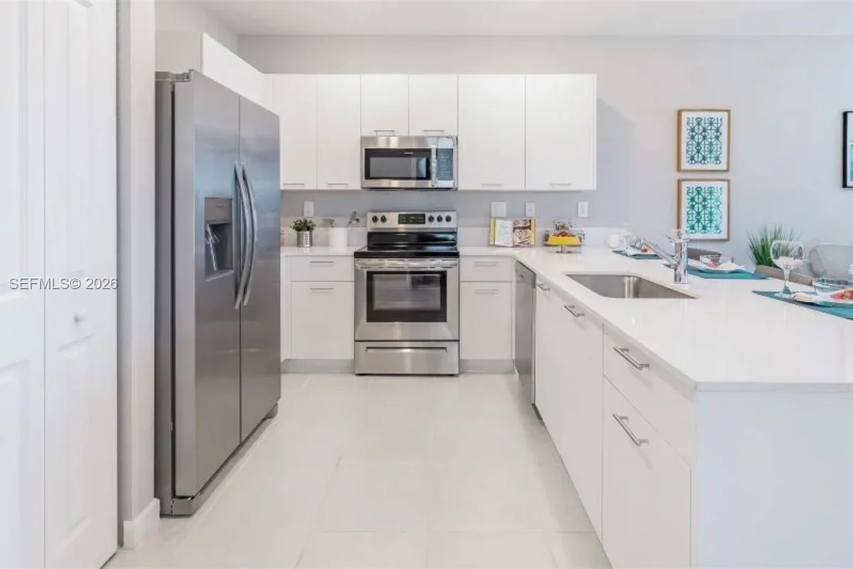 2568 SE 25th Rd, Homestead: photo 1 of 48