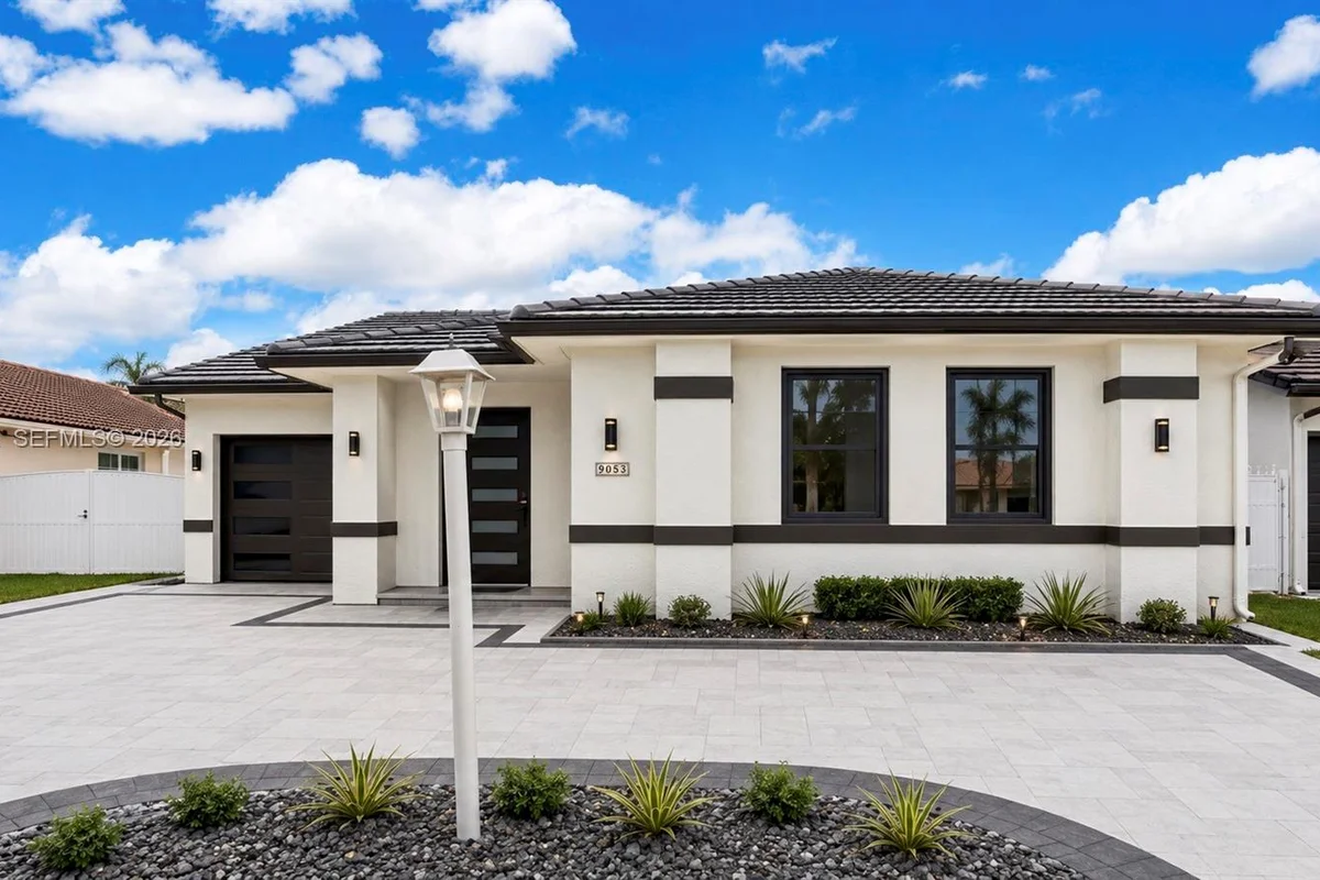 9053 NW 146th Ter, Miami Lakes: photo 1 of 30