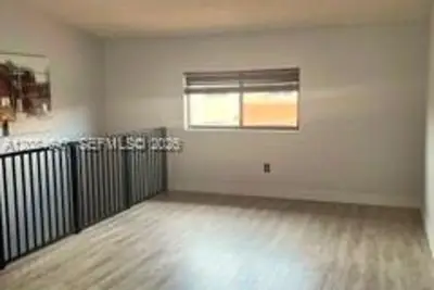 7820 W 29th Way #201, Hialeah: photo 1 of 15