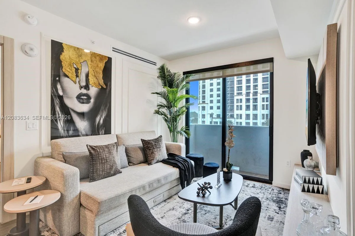 4220 Laguna St #403, Coral Gables: photo 1 of 11