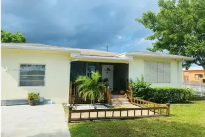 4201 SW 25th St, West Park: photo 1 of 6