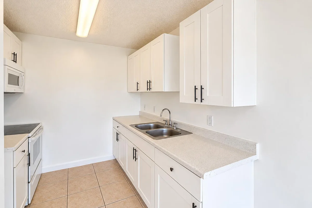 1353 Kirk Rd, West Palm Beach: photo 1 of 9