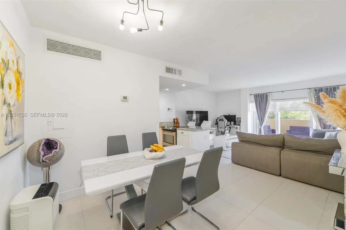 880 NE 69th St #5L, Miami: photo 1 of 45