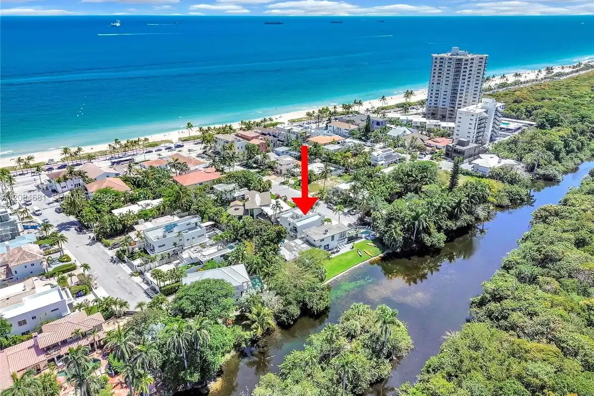 3305 NE 15th St, Fort Lauderdale: photo 1 of 56