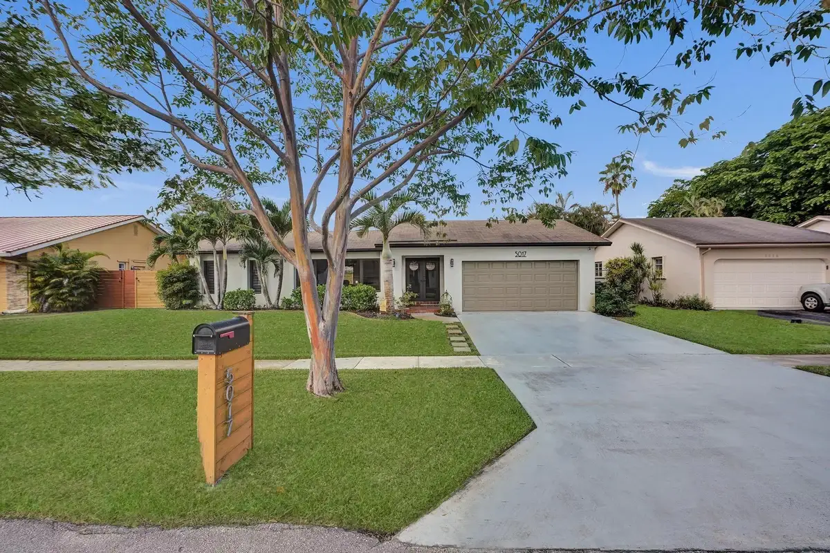 5017 SW 87th Ave, Cooper City: photo 1 of 44