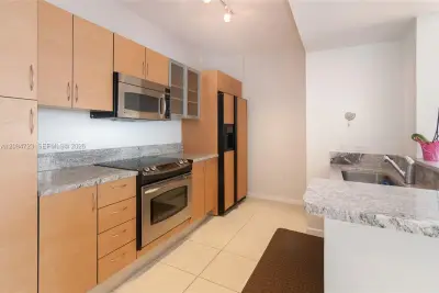 2775 NE 187th St #630, Aventura: photo 1 of 12
