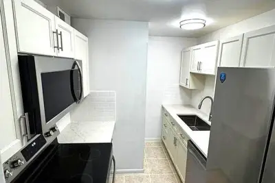 1020 Crystal Lake Dr #103, Deerfield Beach: photo 1 of 11