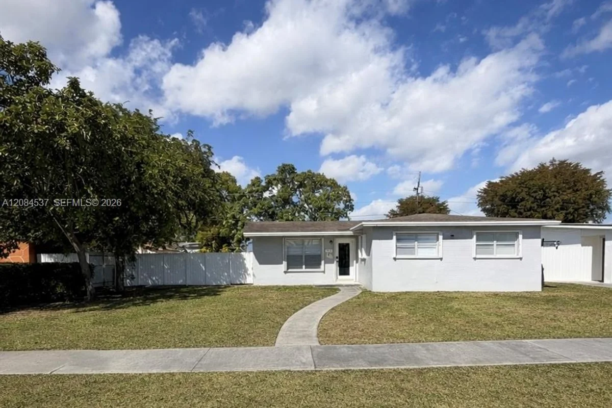 12221 SW 188th St, Miami: photo 1 of 24