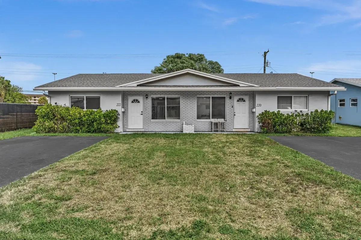 222 NE 9th Ave, Deerfield Beach: photo 1 of 51