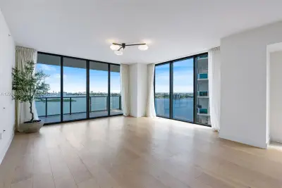 788 NE 23rd St #1501, Miami: photo 1 of 50