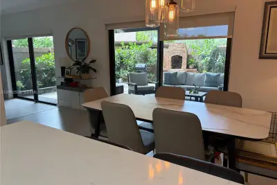 9216 SW 136th St Cir, Miami: photo 1 of 13