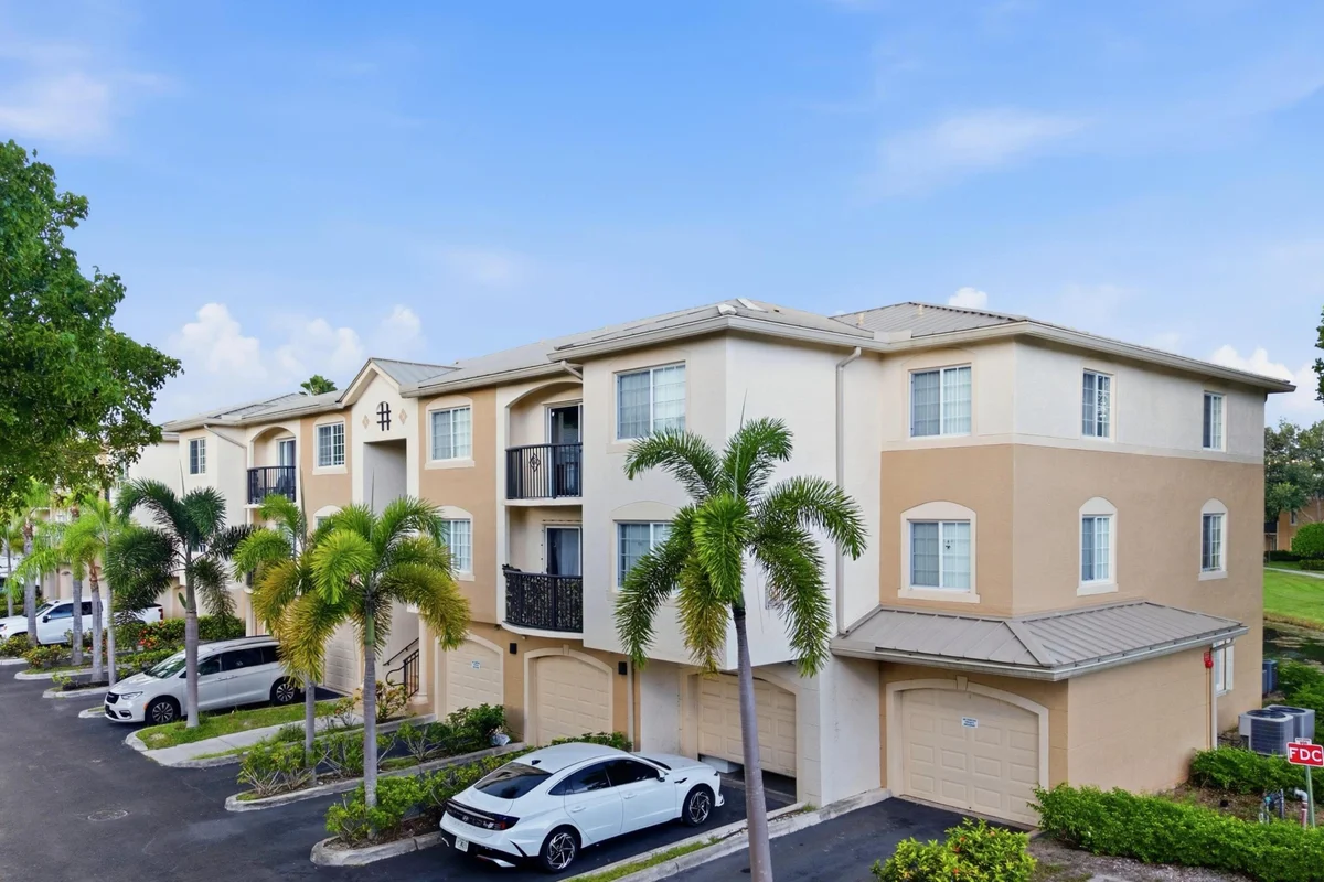 900 Crestwood Ct S #920, Royal Palm Beach: photo 1 of 44