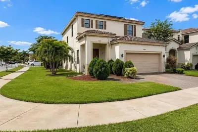 19329 NE 8th Ct, Miami: photo 1 of 39