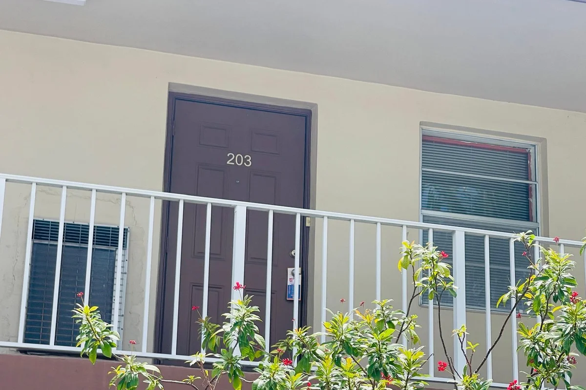 7200 NW 5th Pl #203, Margate: photo 1 of 10