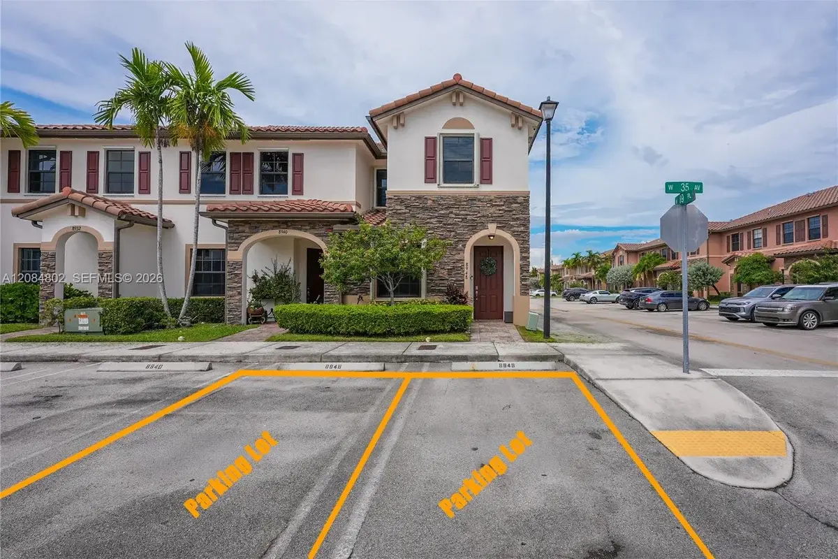 8948 W 35th Ave, Hialeah: photo 1 of 29