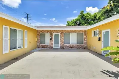 Home in Fort Lauderdale: photo 1 of 43