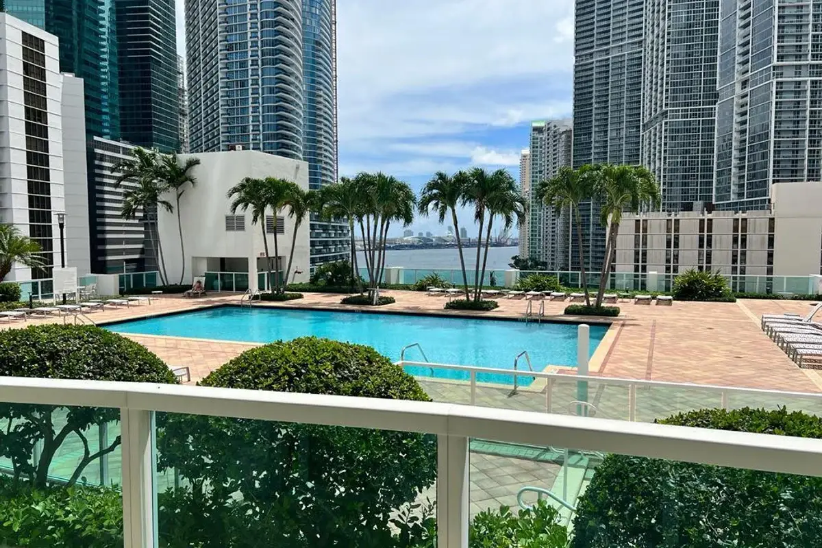 31 SE 5th St #1206, Miami: photo 1 of 14