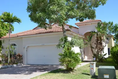 4106 NE 22nd Ct, Homestead: photo 1 of 12