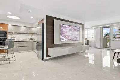 250 174th St #211, Sunny Isles Beach: photo 1 of 28
