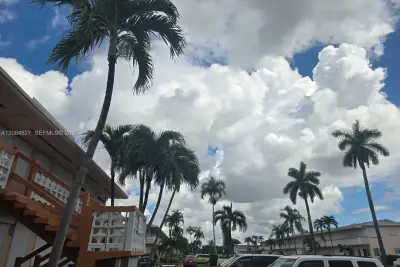 900 SW 11th Ave #7C, Hallandale Beach: photo 1 of 14