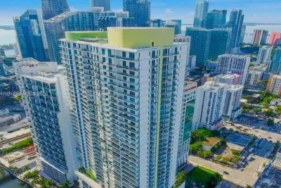 185 SW 7th St #3206, Miami: photo 1 of 14