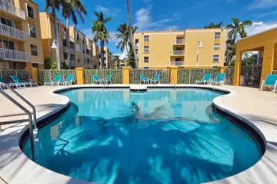 1341 SE 3rd Ave #307, Dania Beach: photo 1 of 28
