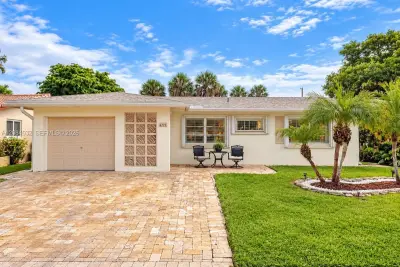 4719 NW 44th Ct, Tamarac: photo 1 of 23