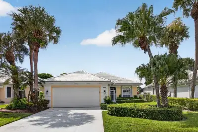 8390 E Garden Oaks Cir, Palm Beach Gardens: photo 1 of 101