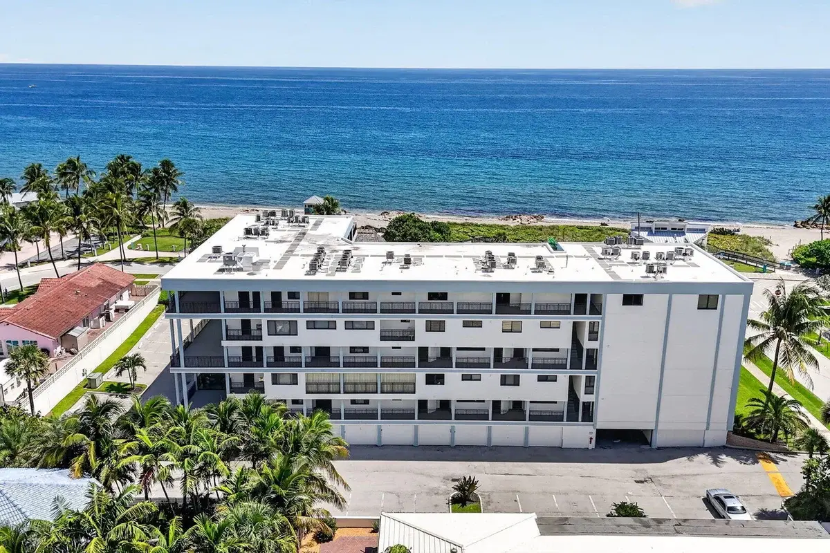 665 SE 21st Ave #102, Deerfield Beach: photo 1 of 96